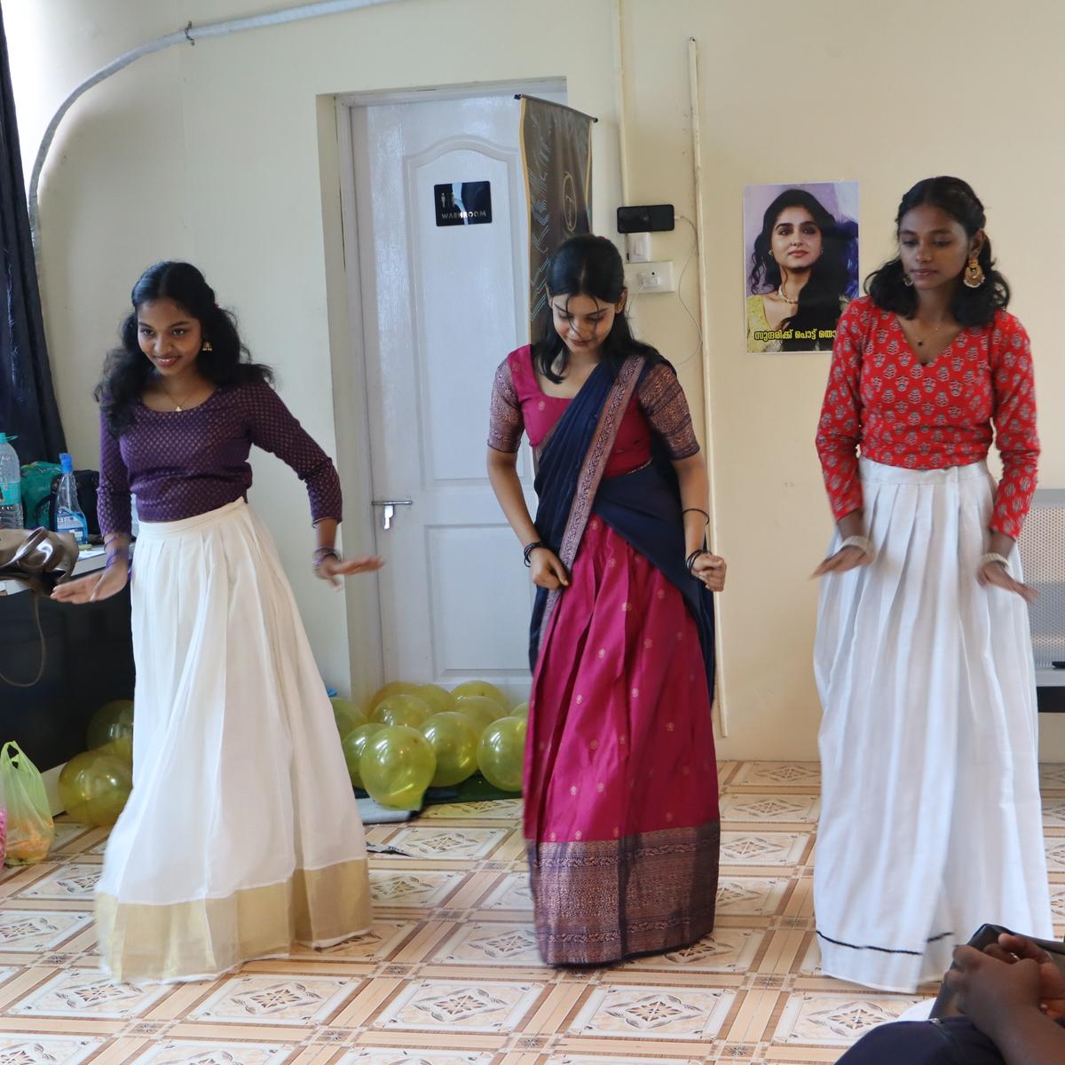 Group dance performance by hospital administration students at the Onam 2026 celebration, Treneywann Management Studies, Vyttila, Kochi